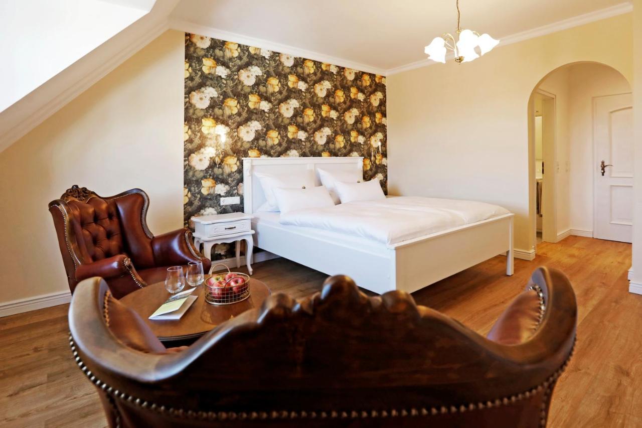 Weinquartier Minges Hotel Kirrweiler  Ngoại thất bức ảnh